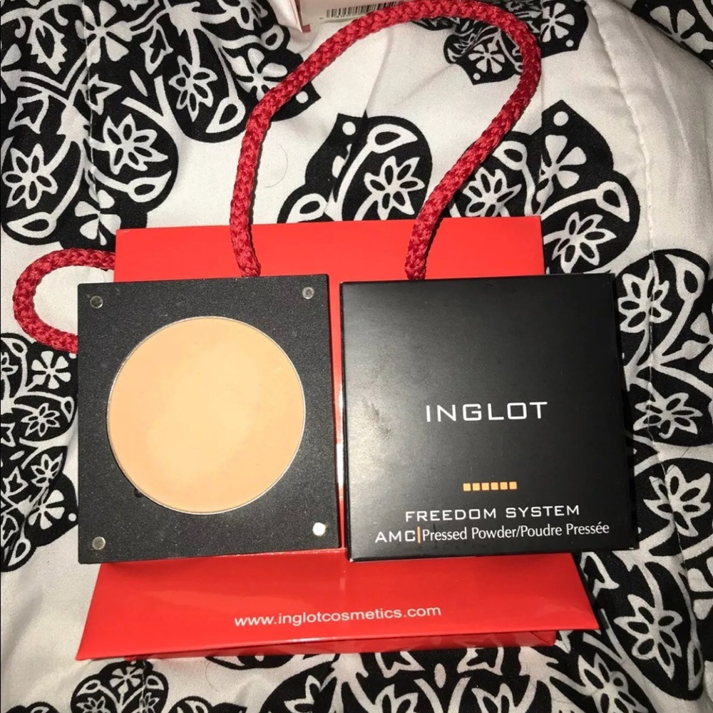 Inglot matte powder